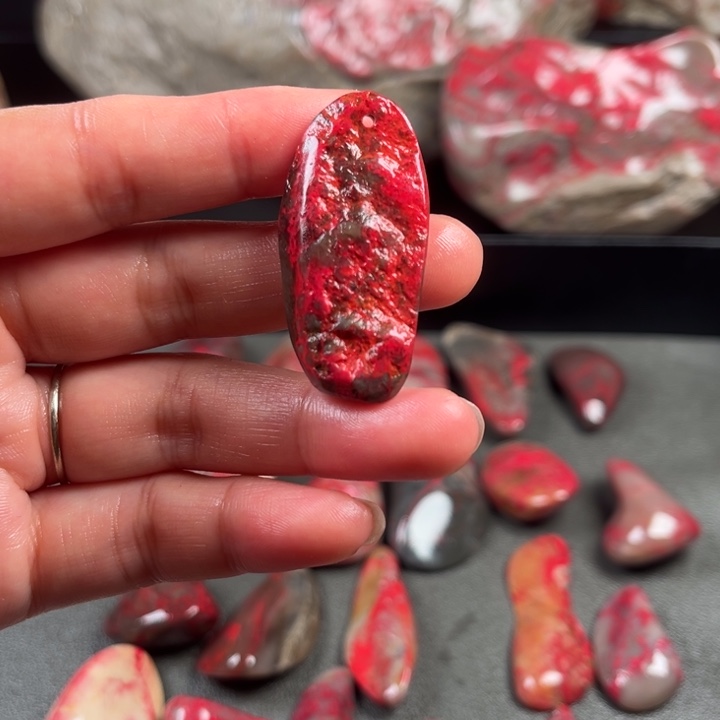 昌化鸡血石昌化鸡血石原石挂件