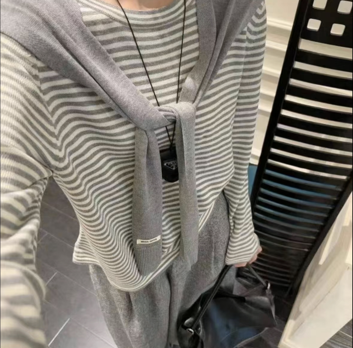 秋季新款老钱风条纹针织衫披肩两件套慵懒显瘦薄款长袖上衣女2412