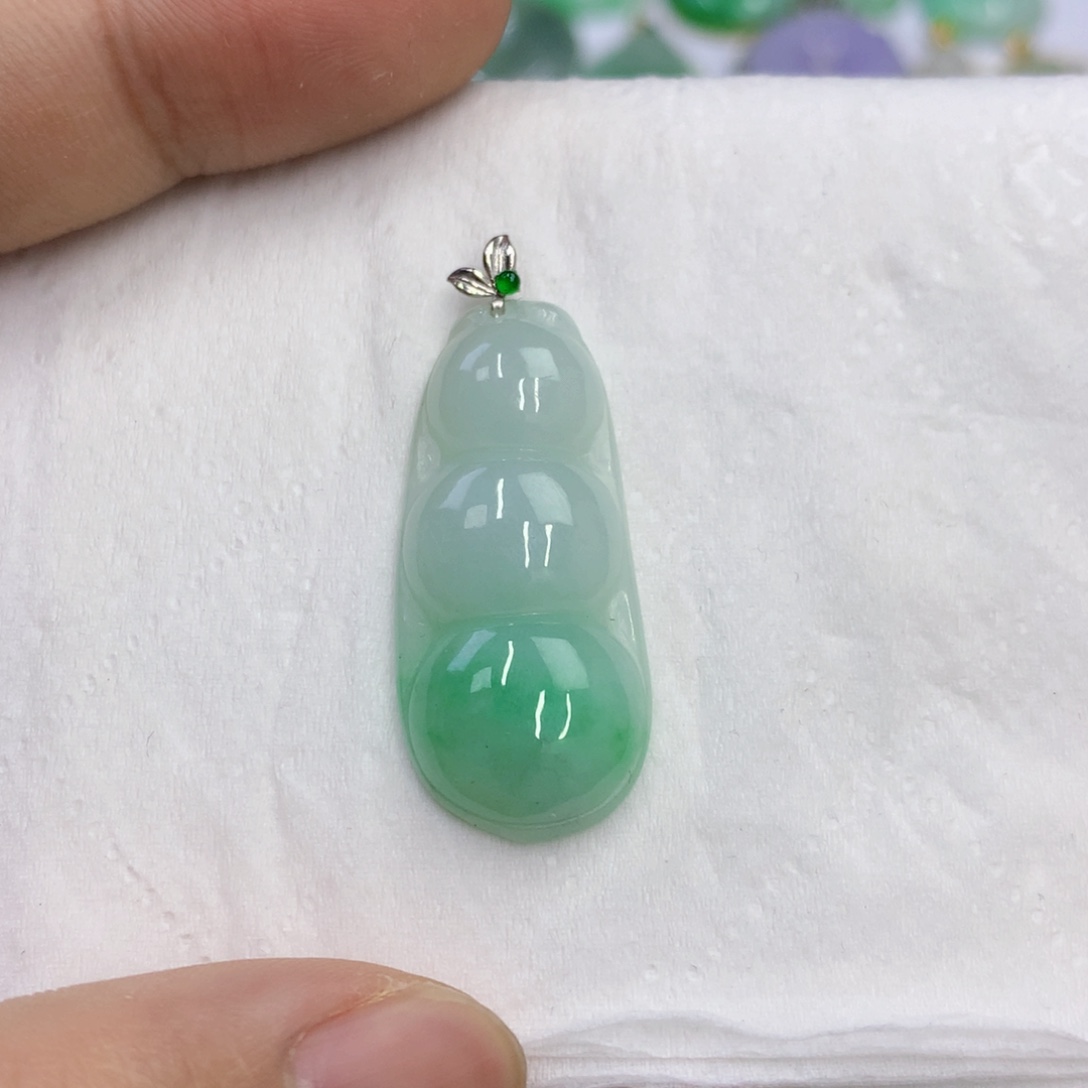 翡翠18K金镶嵌颈饰翡翠