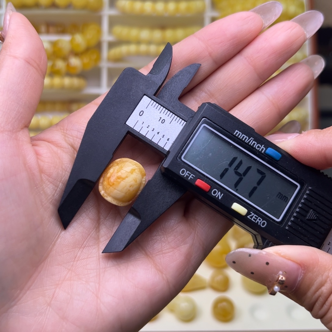 琥珀未镶嵌裸石花蜡富甲