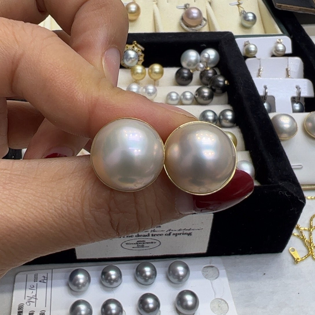 拼合珍珠（马贝珠）耳饰18K金镶嵌