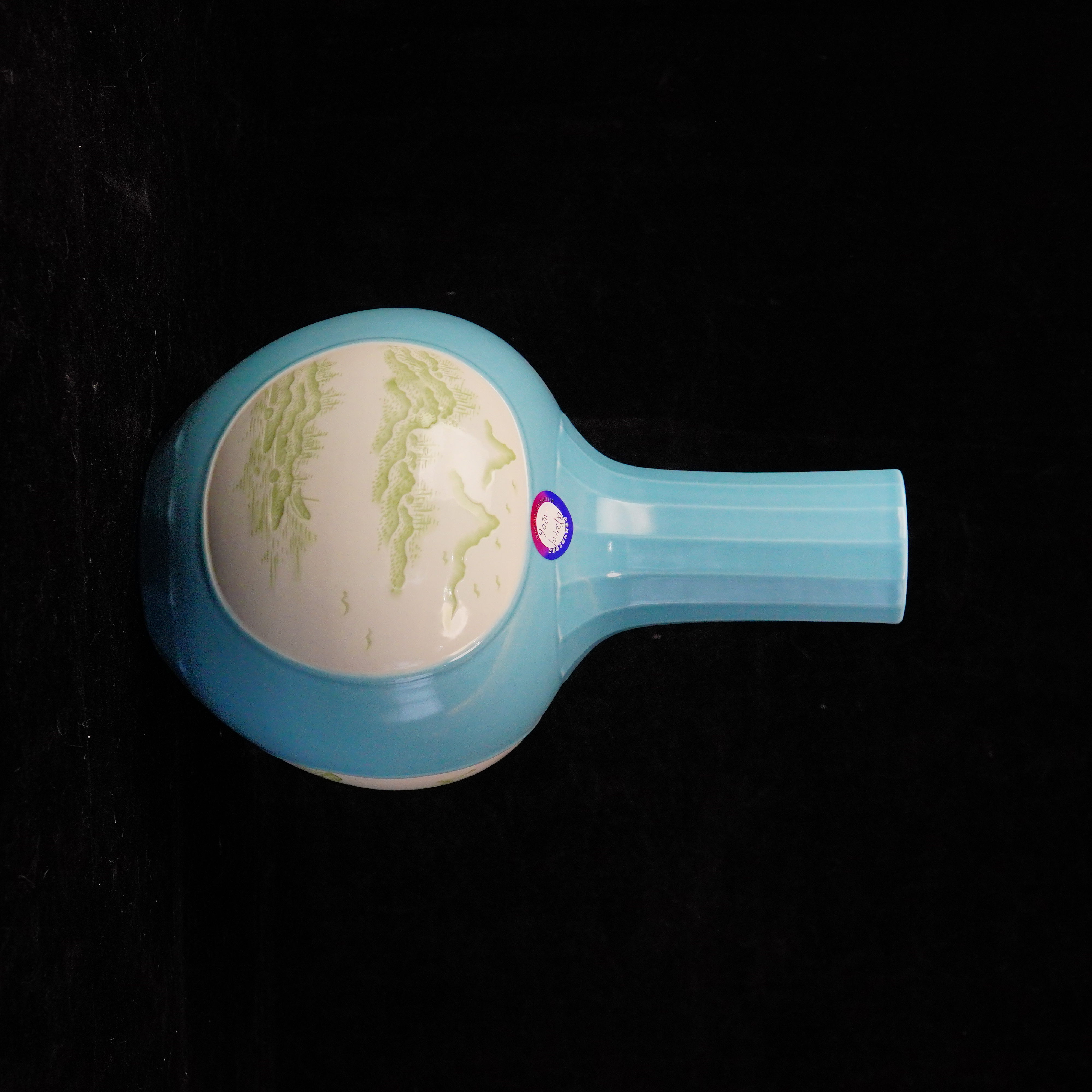 清代乾隆天蓝釉留白绿彩开窗山水通景天球瓶