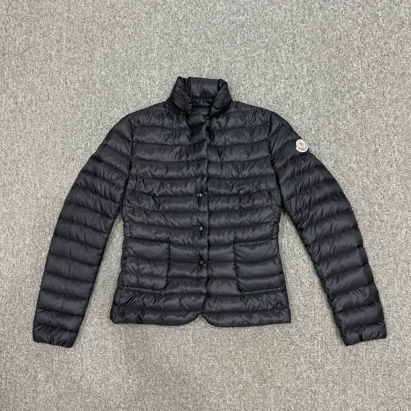 99新 MONCLER 15582259 黑色双口袋收腰薄款羽绒服外套 0码99新