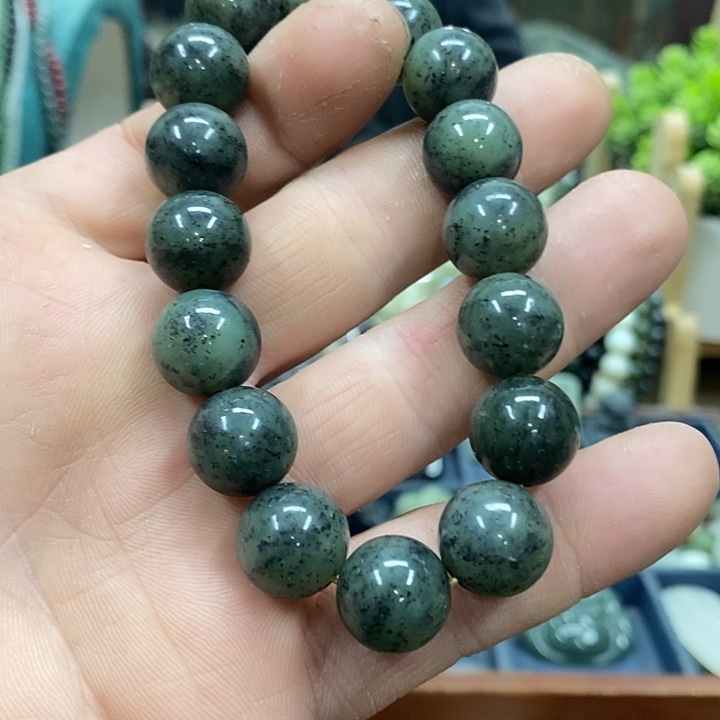 用***0和田玉（糖玉）未镶嵌颈饰