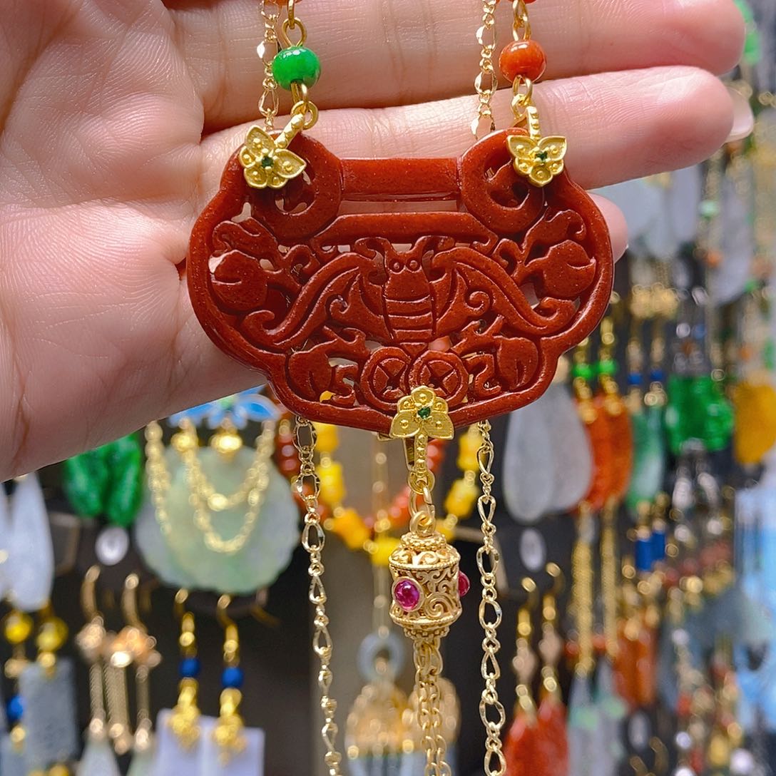 未镶嵌翡翠耳饰翡翠