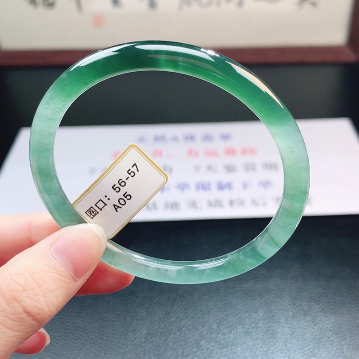 翡翠未镶嵌手镯翡翠手镯83