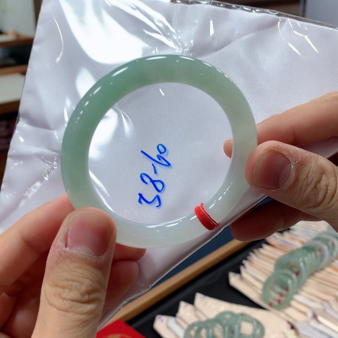 翡翠未镶嵌手镯买断