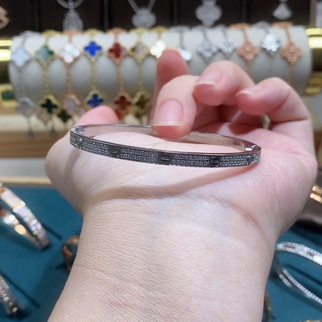 上***晨18K金镶嵌手镯钻石