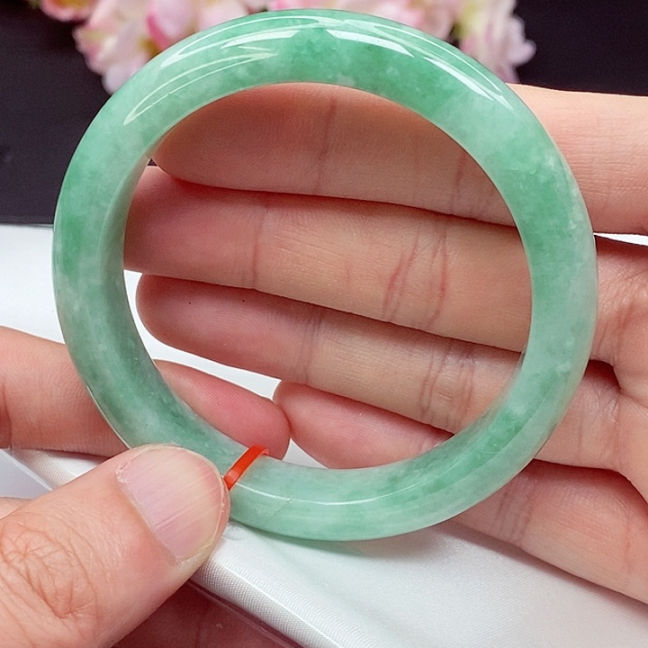 翡翠手镯未镶嵌59圈