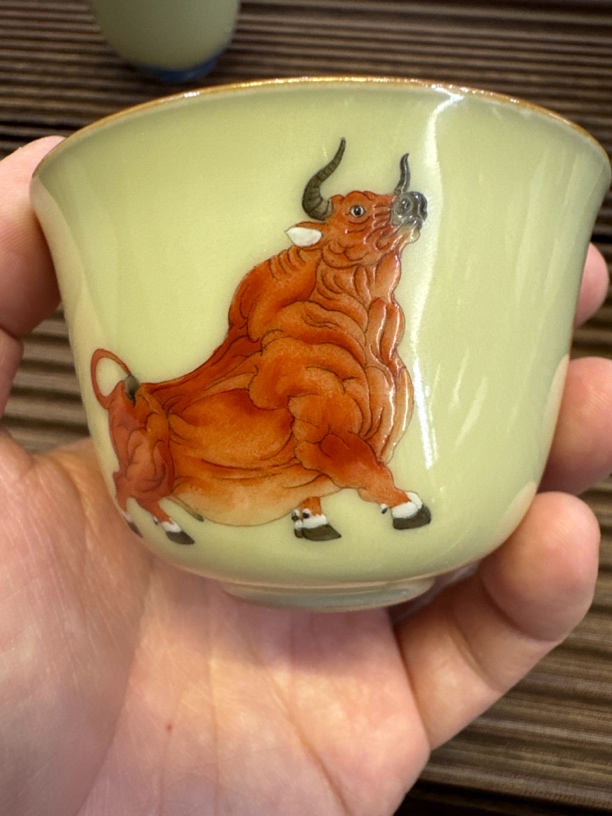 景德镇手绘元亨妙韵公牛杯