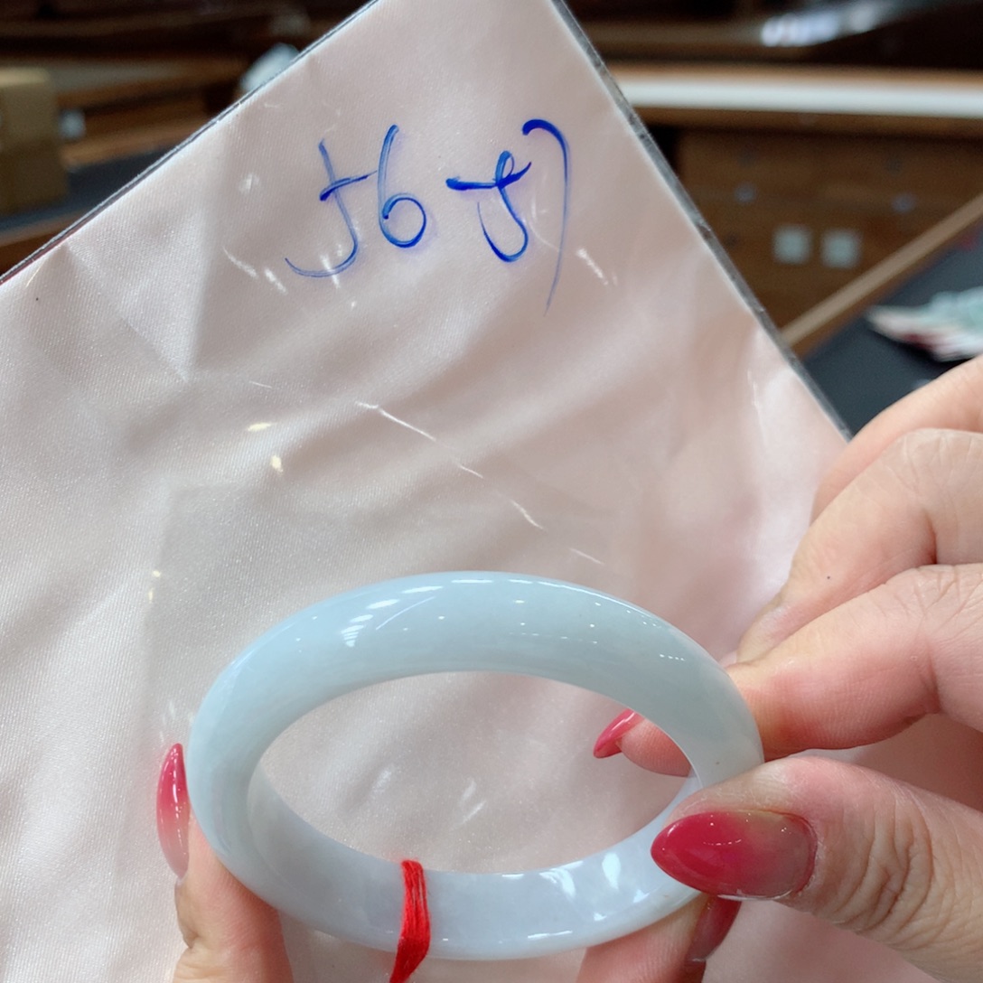 翡翠未镶嵌手镯48小时鉴赏