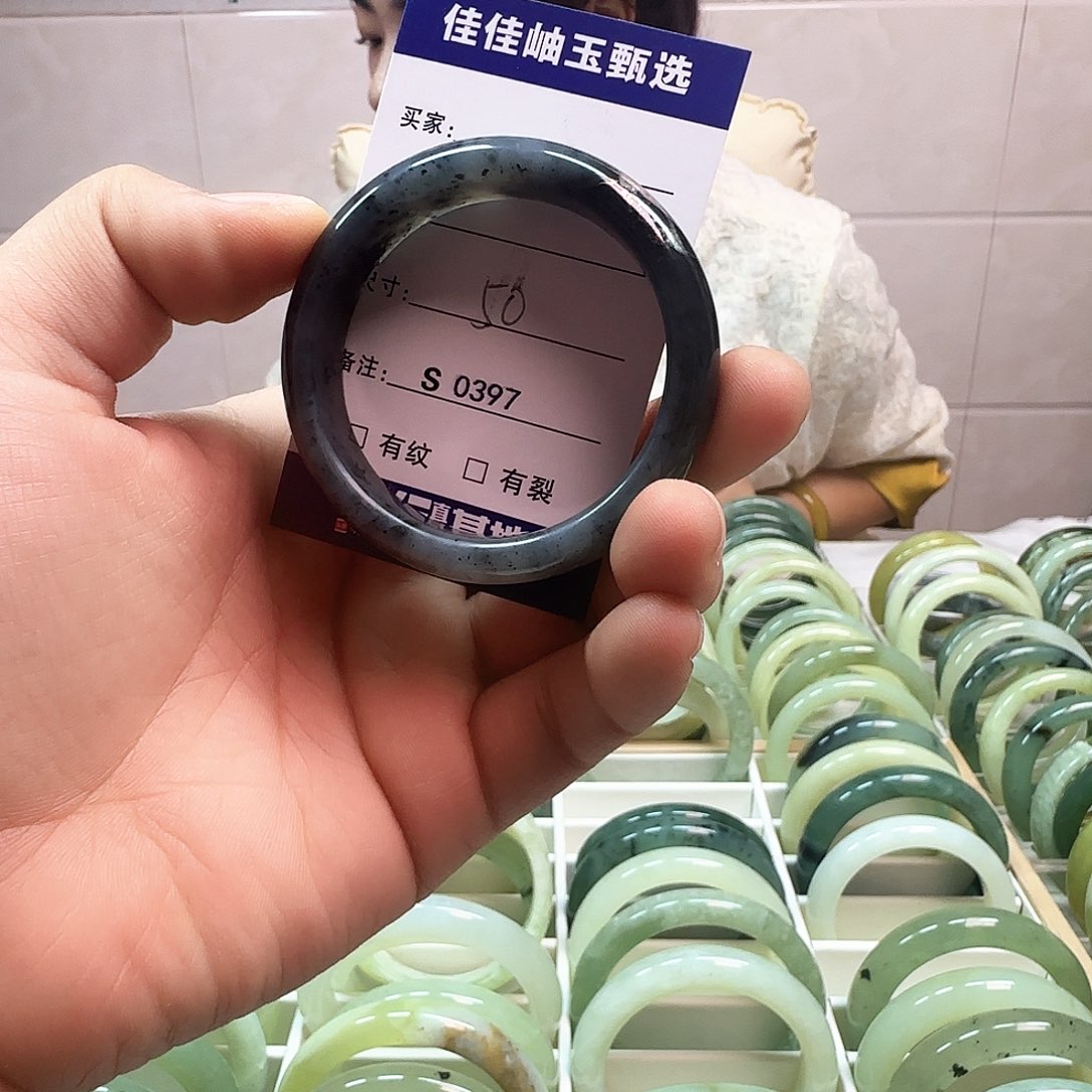 蛇纹石玉手镯未镶嵌s 0397