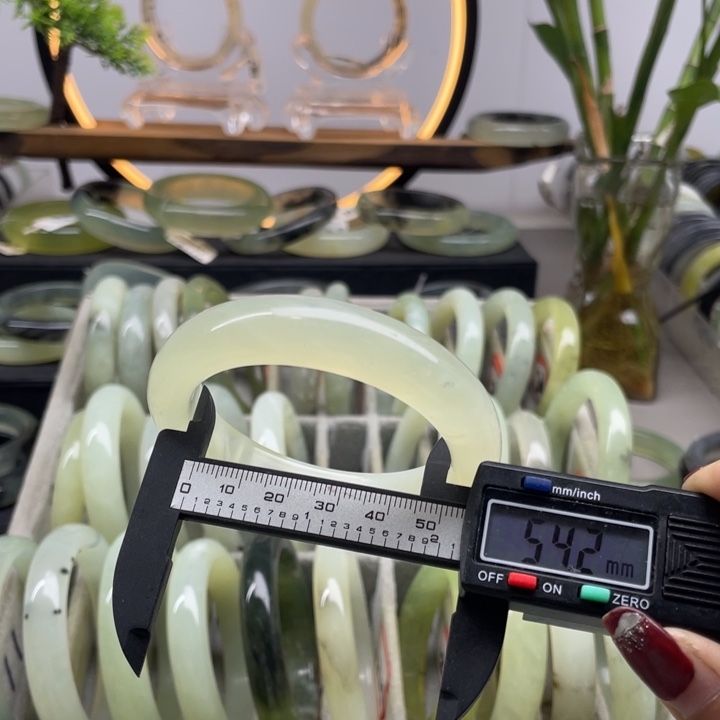 蛇纹石玉手镯未镶嵌215