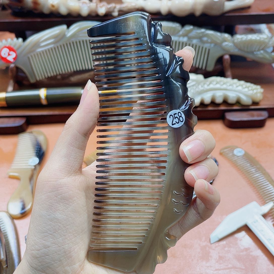 纯手工制作牛角梳258