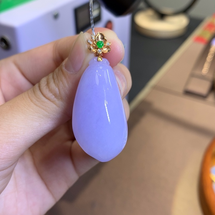 翡翠18K金镶嵌颈饰翡翠