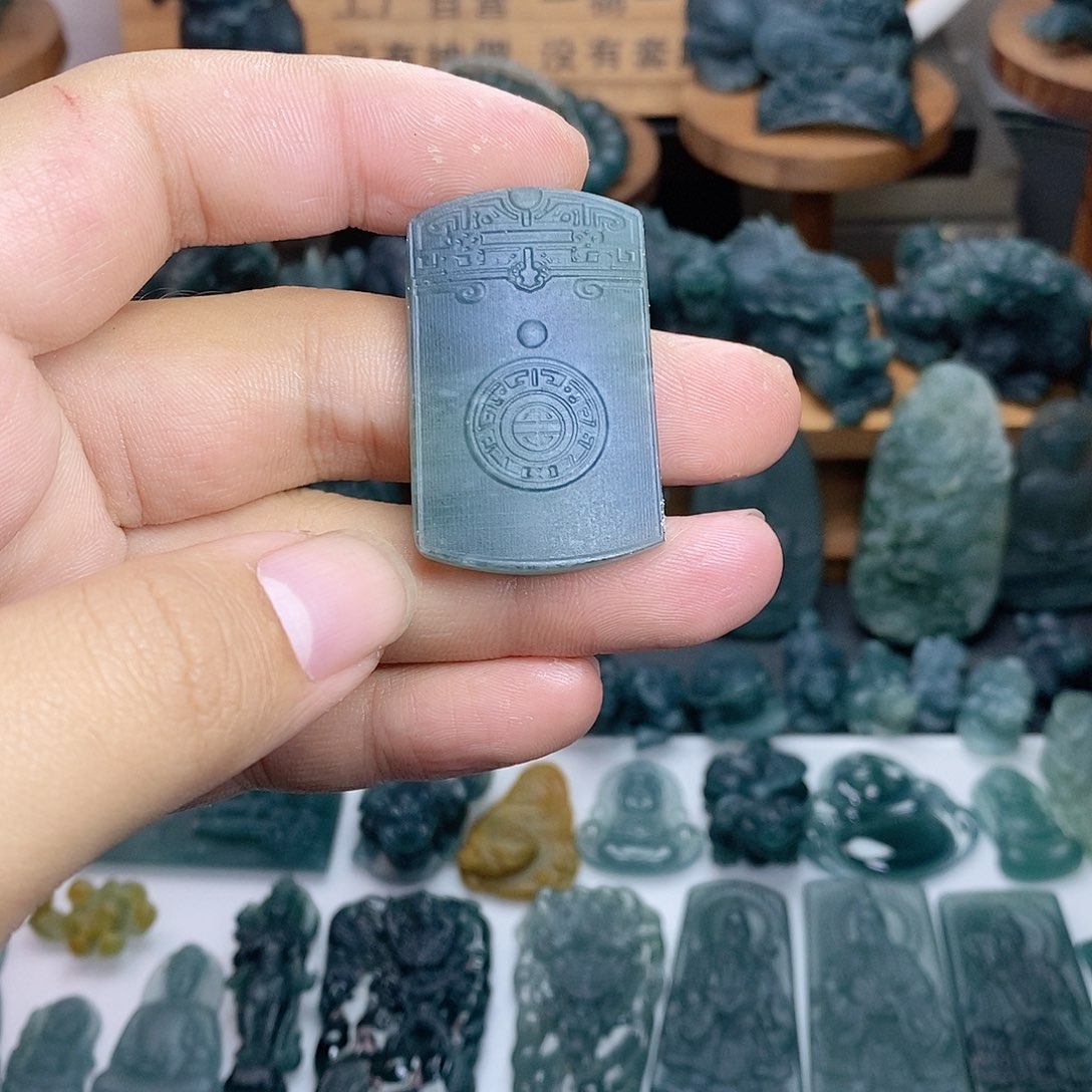 定制翡翠未镶嵌仿古牌