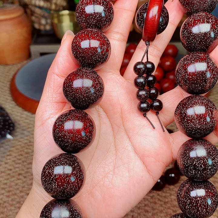 檀香紫檀（小叶紫檀）桃2.5手持