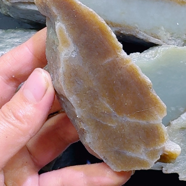 和田玉未镶嵌珠宝半成品