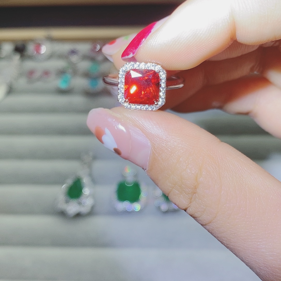 【闪购商品】托帕石耳饰银S925镶嵌