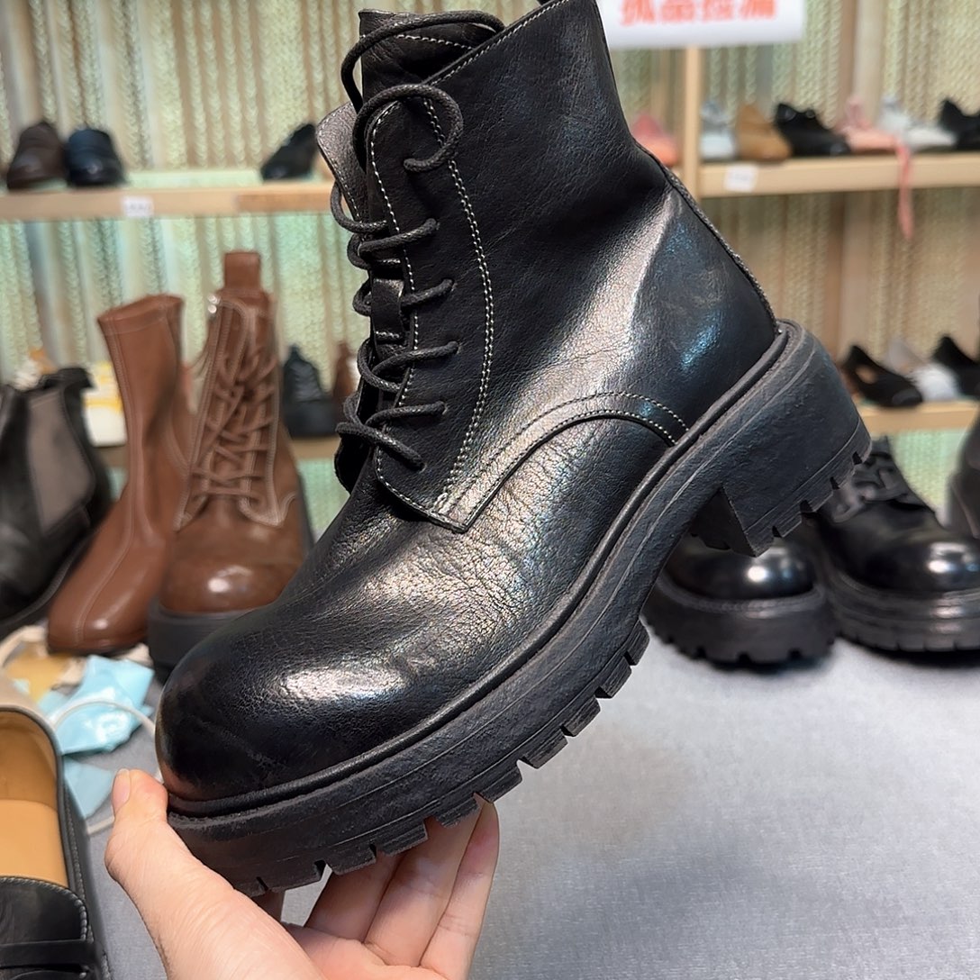 20号黑色马丁靴39码