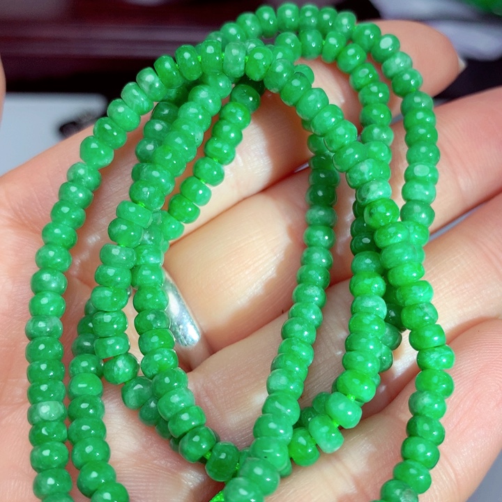 翡翠颈饰未镶嵌项链