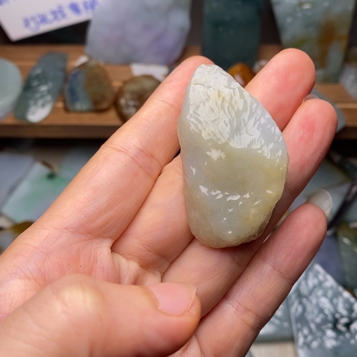 颈饰未镶嵌翡翠天然