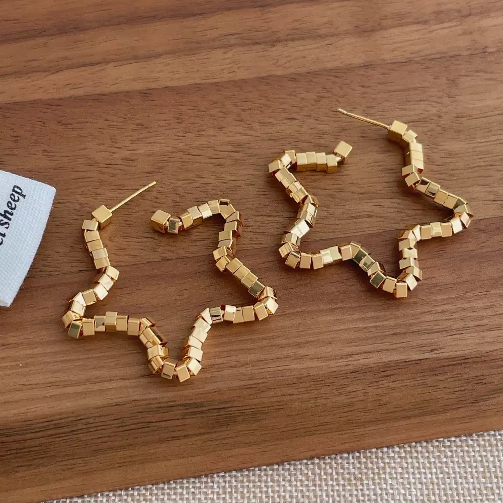 铜合金耳饰 AL6572 小众设计感不规则金属亮面星星圣诞耳环