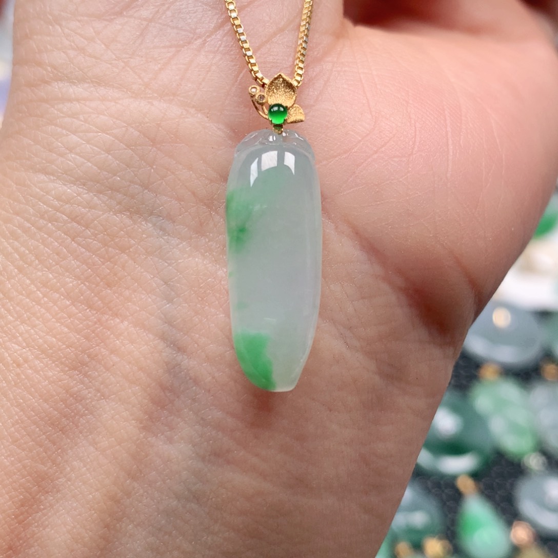 【闪购商品】翡翠吊坠(不含链)18K金镶嵌