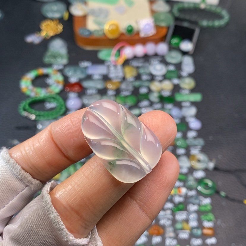 【闪购商品】翡翠挂件未镶嵌叶子