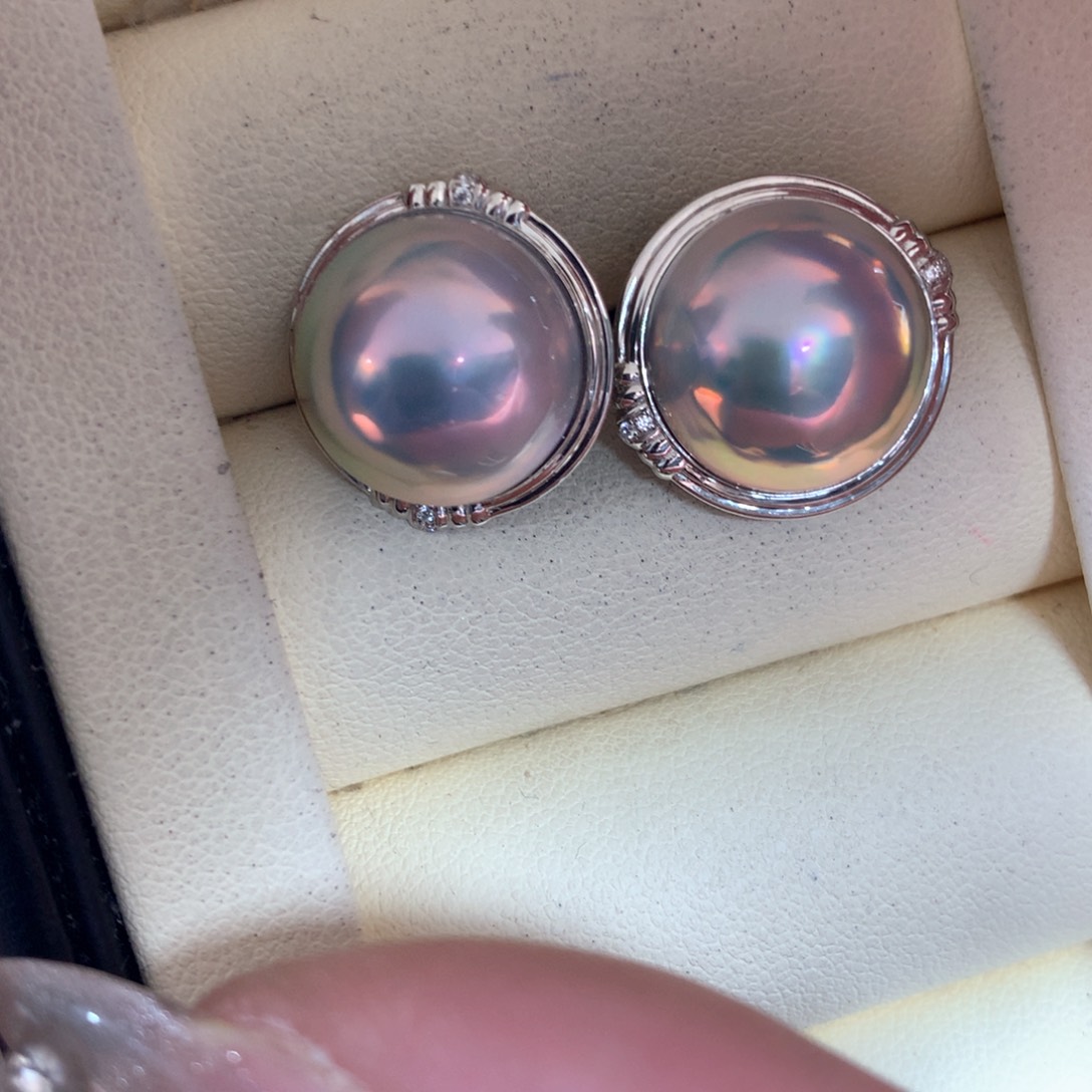 拼合珍珠（马贝珠）耳饰18K金镶嵌