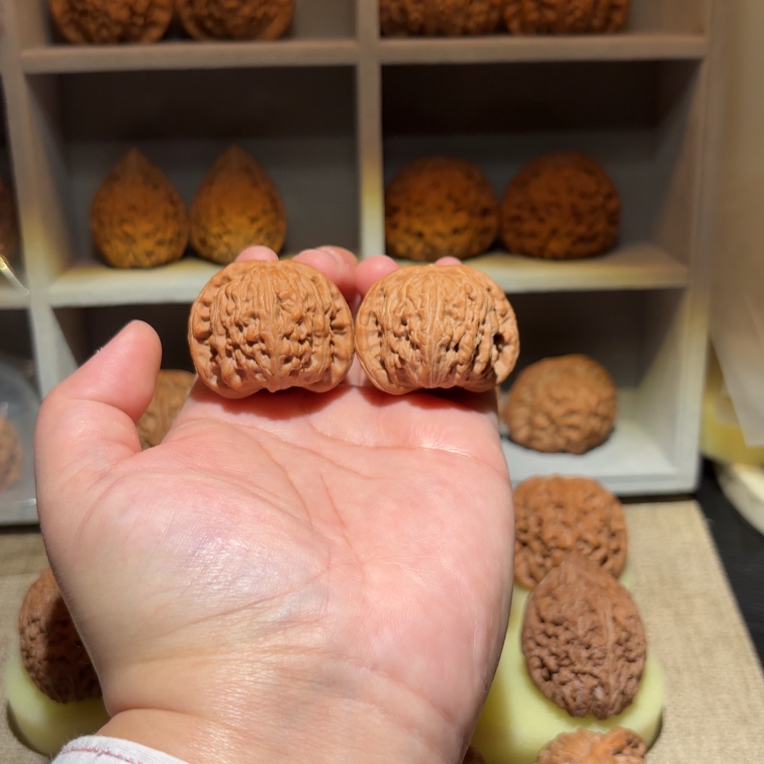 沈***君文玩核桃把件39 白狮子