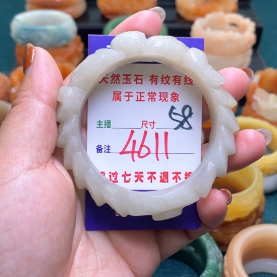 【闪购商品】石英质玉手镯未镶嵌