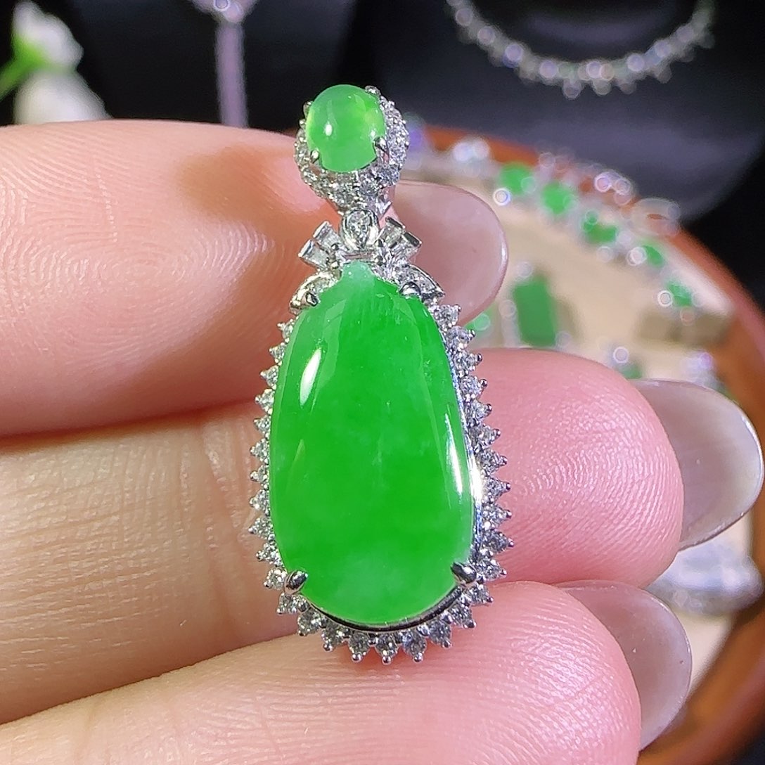 翡翠18K金镶嵌吊坠(不含链)