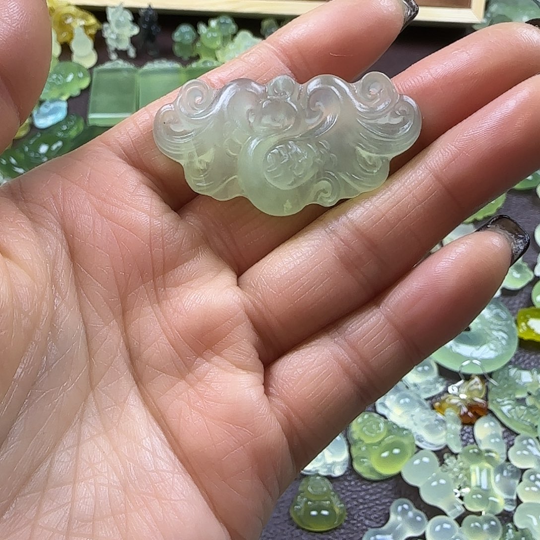 蛇纹石玉未镶嵌岫玉吊坠