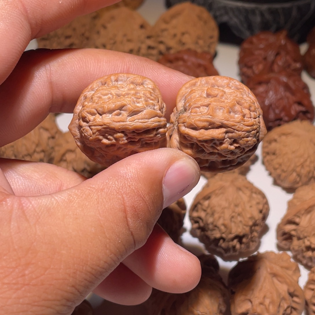 文玩核桃吊坠咸*。白狮子