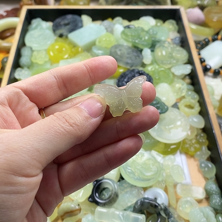 蛇纹石玉合金颈饰