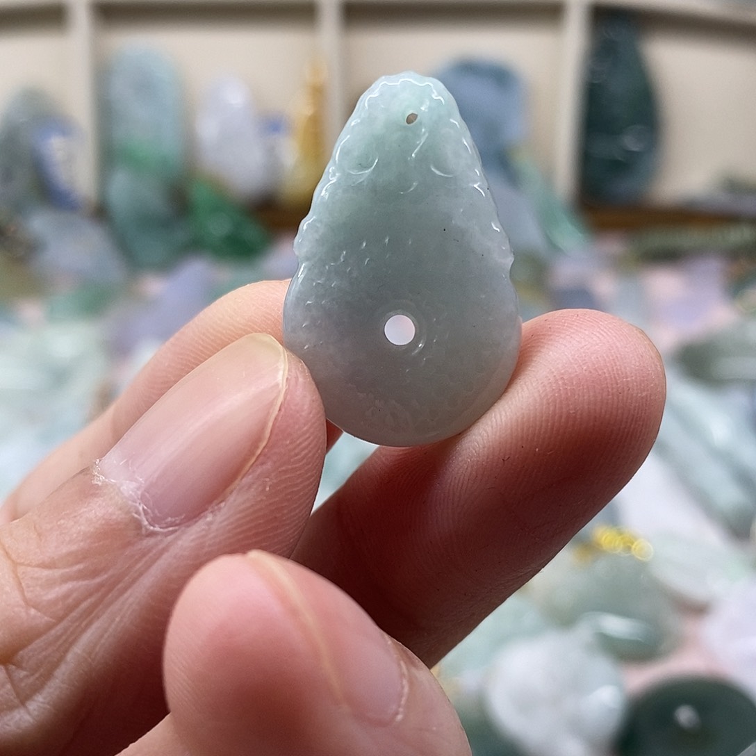 颈饰未镶嵌翡翠天然