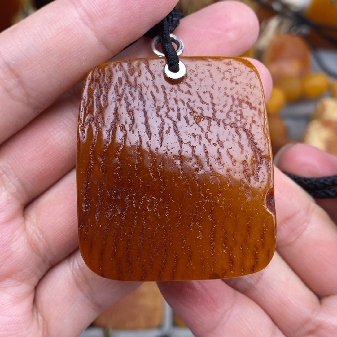 未镶嵌吊坠(赠链)琥珀