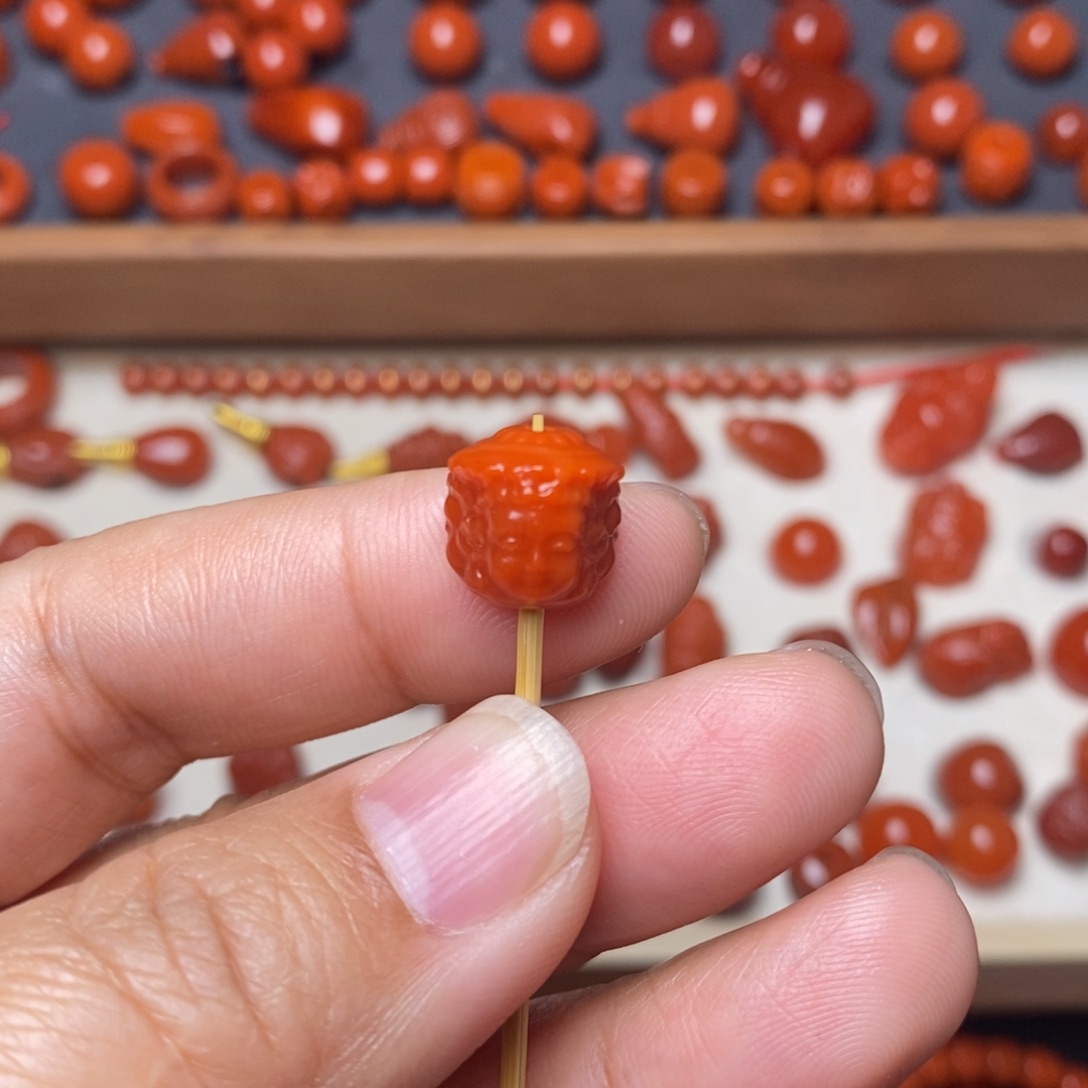 南红玛瑙配饰未镶嵌三面佛配饰