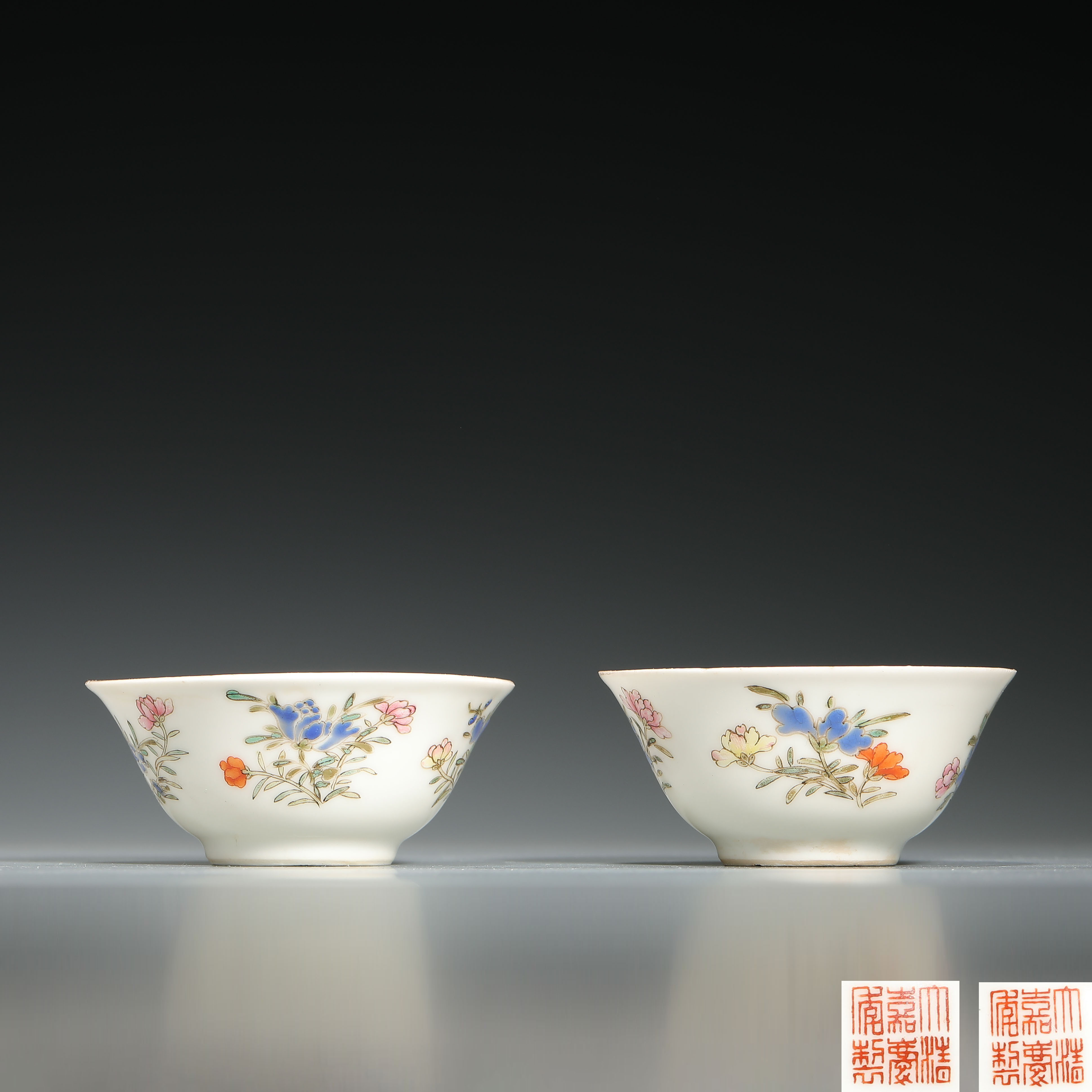 9156 清嘉庆 粉彩四季花卉纹茶圆