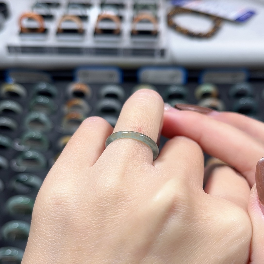 未镶嵌戒指翡翠翡翠