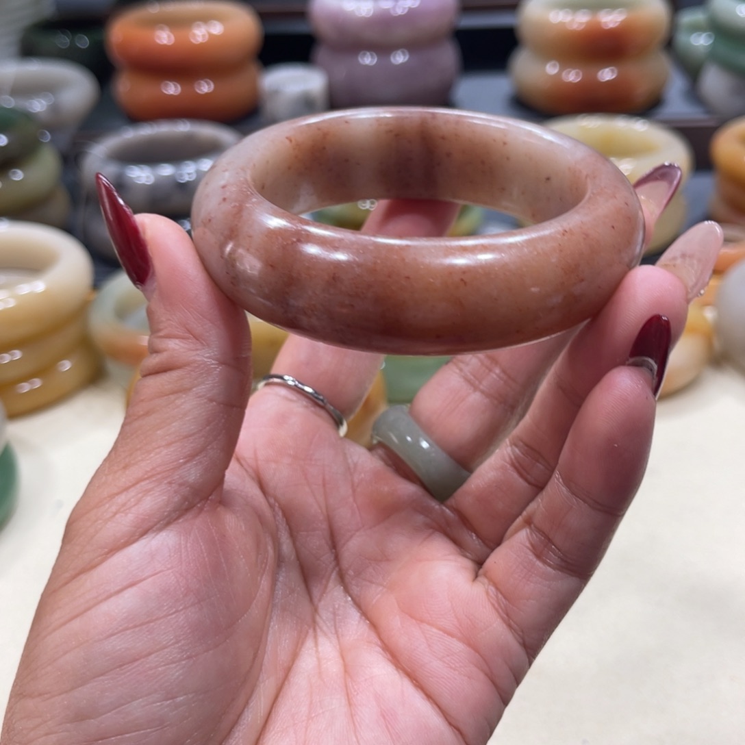 未镶嵌手镯石英岩玉