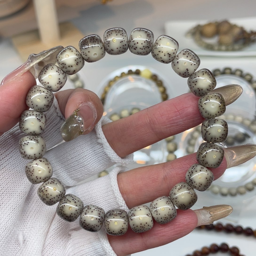 星月菩提手串k*10.9糯冰h 08