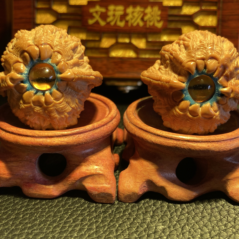 吞噬白狮子雕刻镶嵌工艺