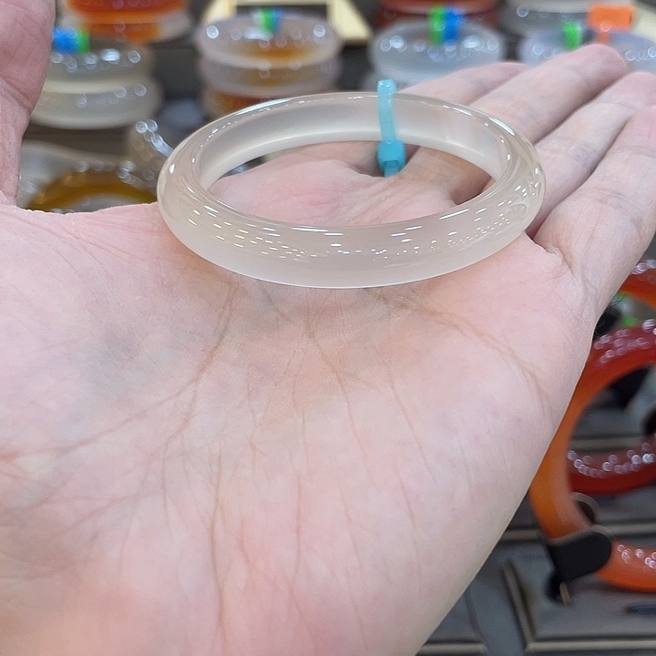 玛瑙/玉髓手镯未镶嵌丽