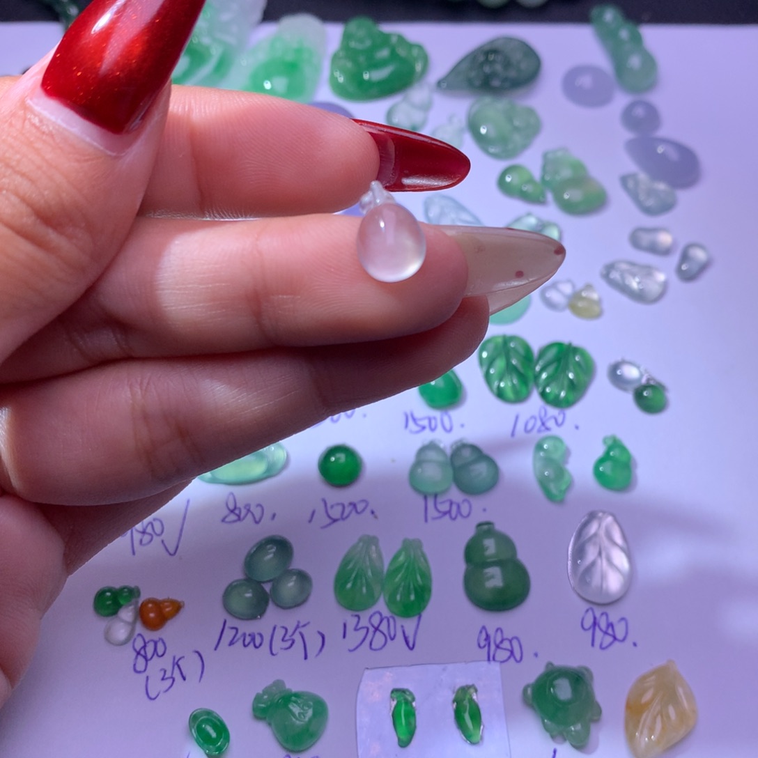 颈饰未镶嵌翡翠瓜