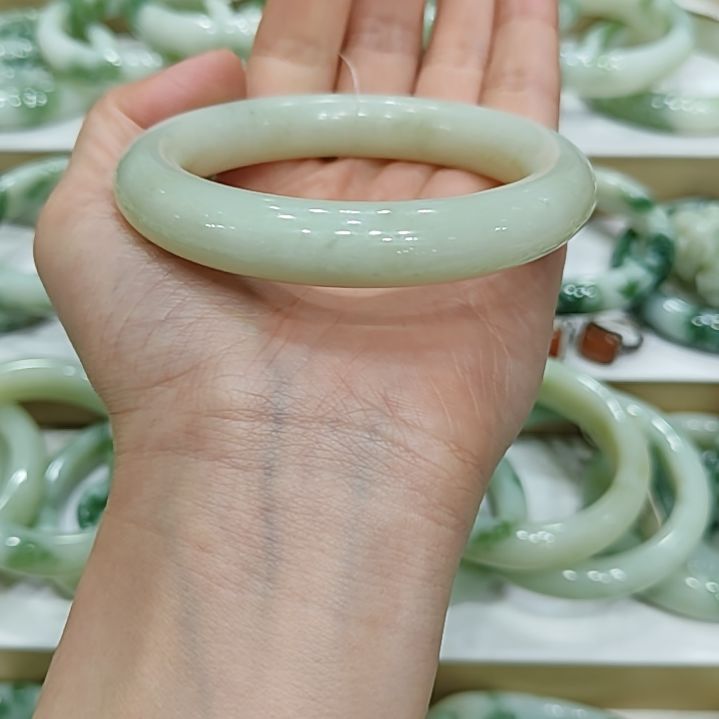 透闪石-蛇纹石玉手镯未镶嵌瑜