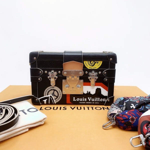 95新/路易威登/市场价26000/包包/250304XZ0018