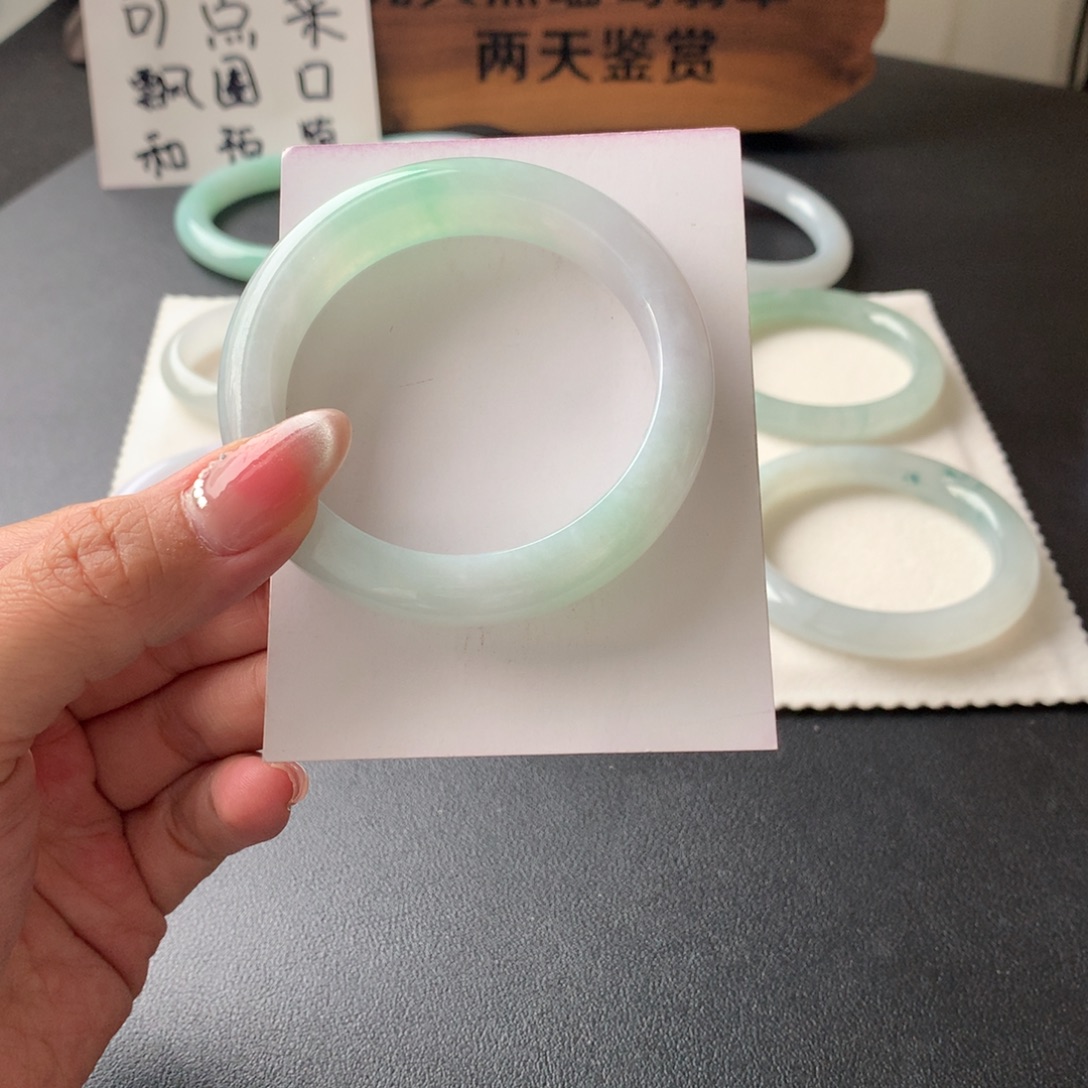 翡翠未镶嵌手镯53.3正