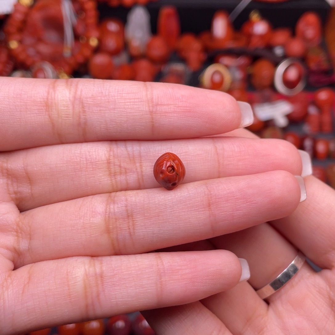 宛***空未镶嵌配饰南红玛瑙